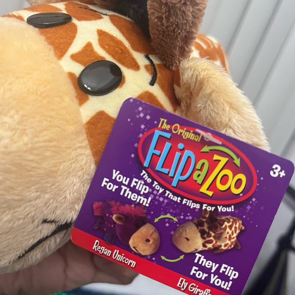 Flipazoo Plush Giraffe and Purple Sequin Unicorn Plush Toy
